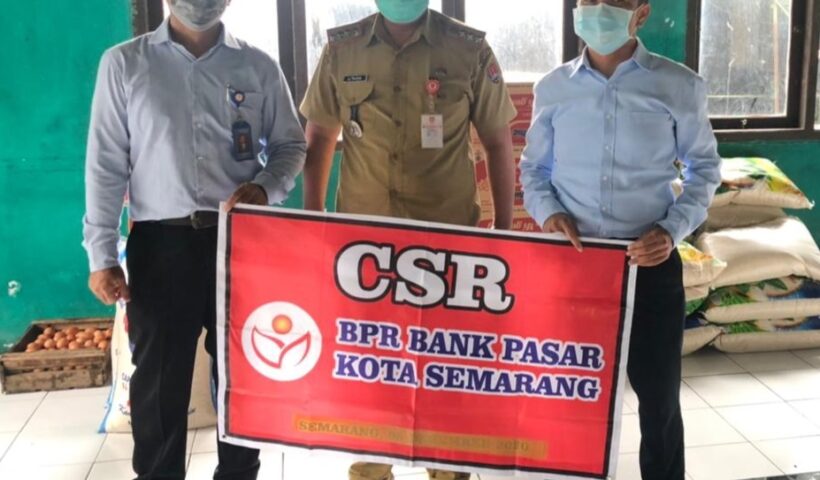 Perumda BPR Bank Pasar Kota Semarang menyalurkan bantuan berupa bahan makanan dan kebutuhan lainnya ke sejumlah lokasi bencana banjir di Semarang.