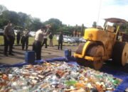 Jelang Lebaran, Ribuan Botol Miras dan Oplosan Dimusnahkan