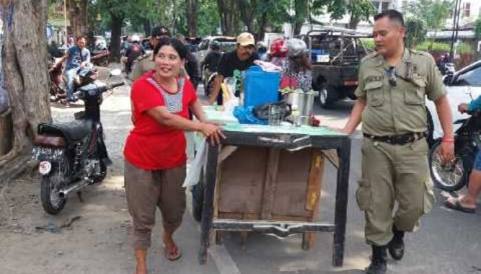 Sibuknya Satpol PP Kota Semarang Jelang Lebaran