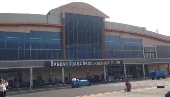 Abu Vulkanik Gunung Bromo Capai 1.000 Meter, Bandara Abdul Rachman Saleh Kembali Ditutup