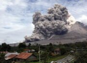 Status Gunung Sinabung, AWAS!