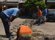 Dukung Kampung Bahari, PDAM Tirta Moedal Pasang Pipa di Tambak Lorok
