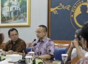 Bahas Pemotongan Anggaran, Sekjen PAN Diskusi Bareng Mahasiswa di Semarang