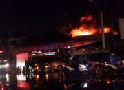 Hujan Deras,Gudang mebel di Dr.Cipto Terbakar Hebat