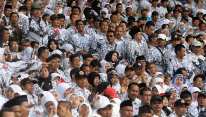 Pemprov Jateng Rencanakan Gaji Guru Honorer SMA/K Setara UMK