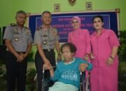 Terima Kursi Roda, Rona Bahagia Muncul di Mata Sulasih