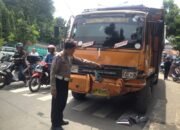 Truck Tabrak Delapan Mobil dan Dua Sepeda Motor di Ngaliyan