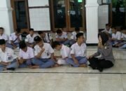 Cegah Kenakalan Remaja Bhabinkamtibmas Polsek Godong Terjun ke Sekolah