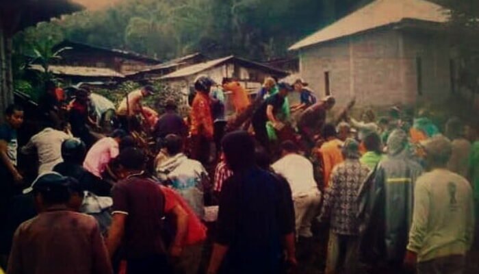 Dua orang Sempat Hilang Saat Banjir Bandang di Sukorejo