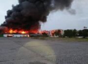 Api Berasal Dari Gudang di Blok A19 PT Glory
