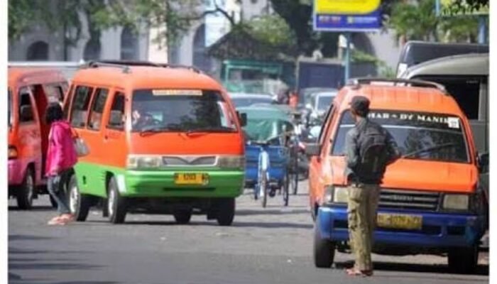 Jumlah Angkutan Umum di Jawa Tengah Menyusut