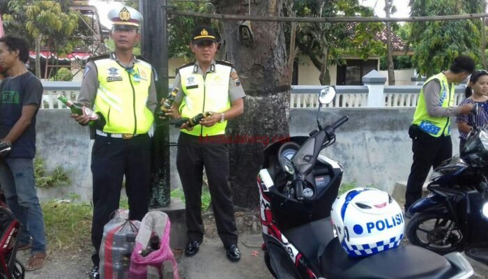 Razia Motor Dapat 40 Botol Miras