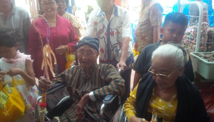 Mengintip Lebih Dalam Tradisi Angon Putu Yuk