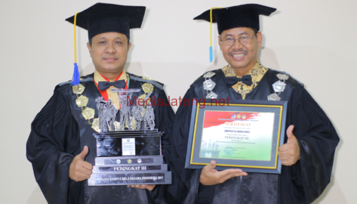 Peringatan Hari Bela Negara, UMK Raih Penghargaan dari Kemenristekdikti