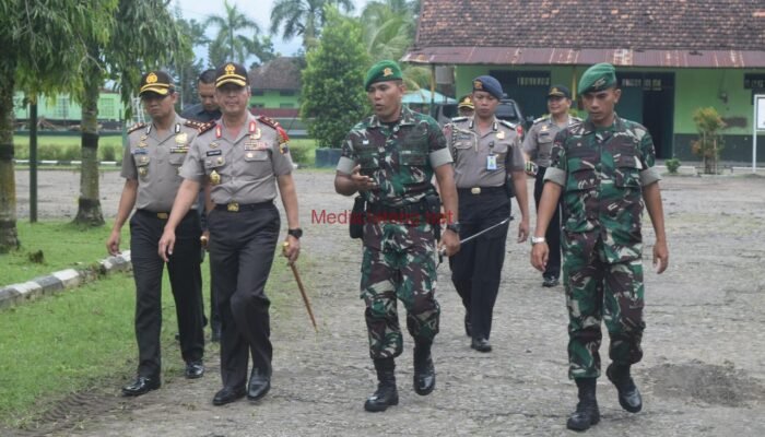 Kapolda Jateng juga Kunjungi Yonif 406 Candra Kusuma