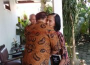 Suasana Haru saat Pak Dirman kembali ke Pelukan Sang Guru di Brebes