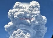 Gunung Sinabung Kembali Meletus  Setinggi 5.000 Meter, Tidak Ada Korban Jiwa