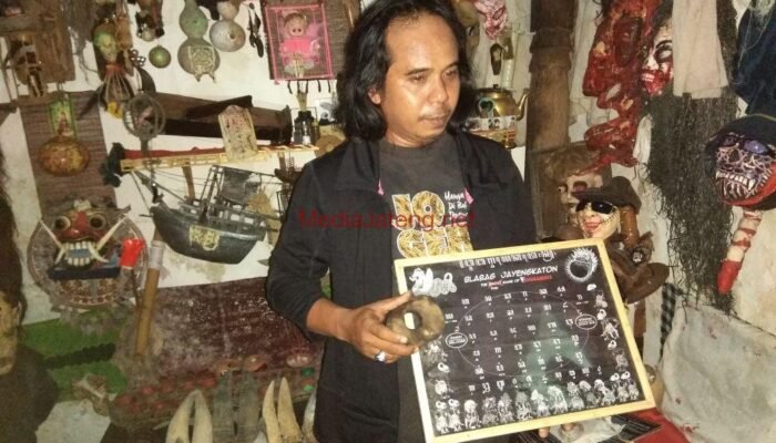 Seram! Yuk Intip Markas dan Koleksi Komunitas ‘Angker’ Ini
