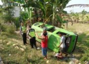 Hindari Kecekalaan, Angkutan Kota Masuk Parit