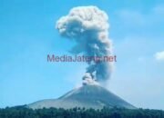 Gunung Anak Krakatau Meletus 56 Kali