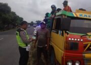 2 Truk Engkel Dihentikan Paksa Karena Ini