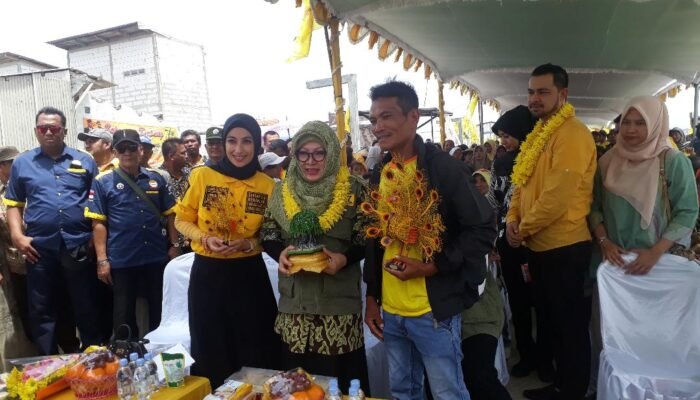 Mbak Tutut Ke Tambaklorok, Nelayan Minta Dibuatkan Tanggul