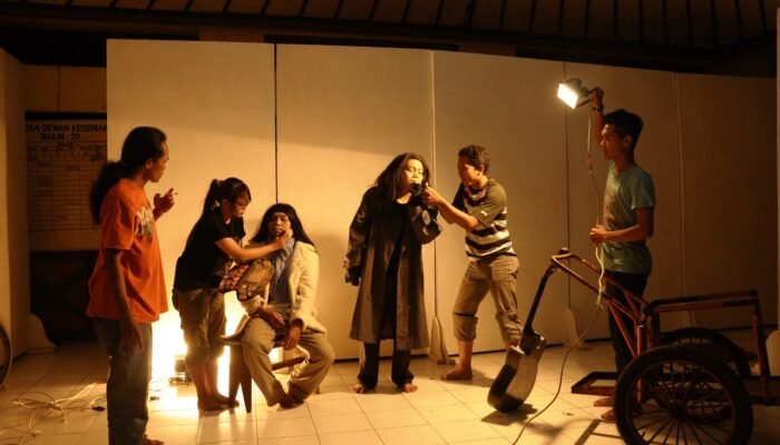 Seniman Demak pun Tolak People Power