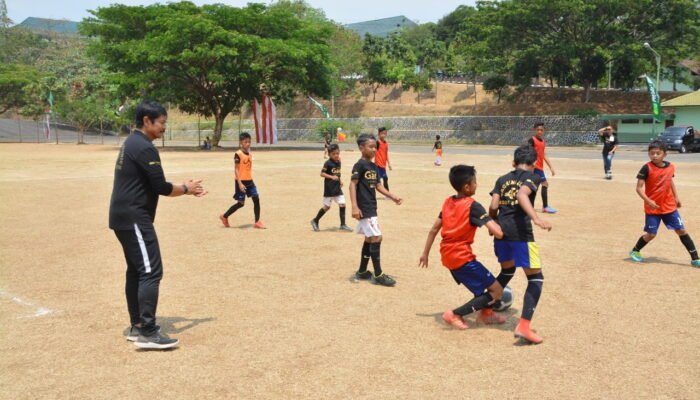 Sasar Segmen Usia Dini, Pegadaian Gandeng Indra Sjafri Gelar Coaching Clinic