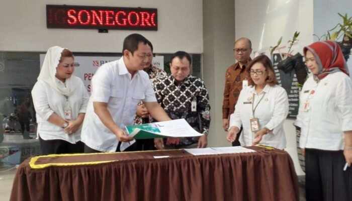 RSUD KRMT Wongsonegoro Luncurkan Mobil Listrik Untuk Pasien