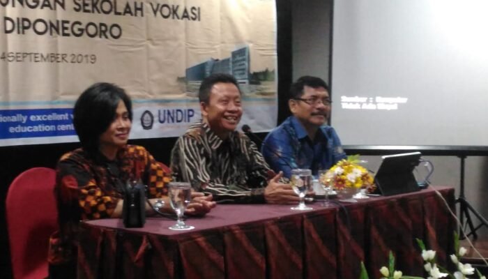 Tingkatkan Profesionalitas Dosen, Vokasi Undip Gelar Pelatihan Penulisan Buku Ajar