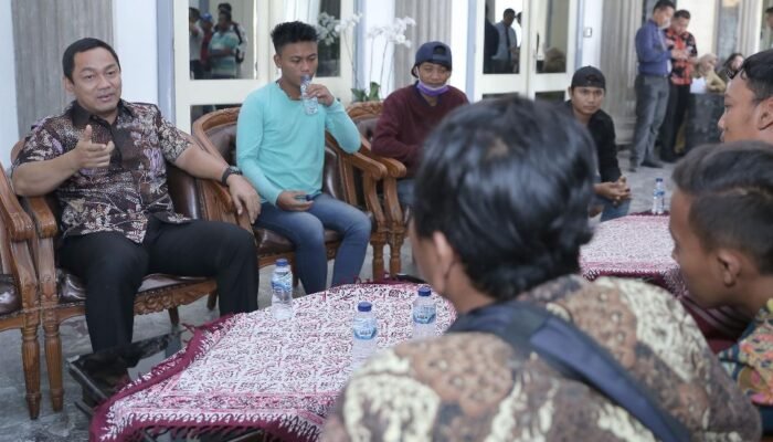Walikota Semarang Tanggung Kerugian Pengamen Angklung Kota Lama