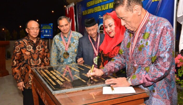Bangun Gedung Parkir Tertinggi, USM Raih Penghargaan Leprid