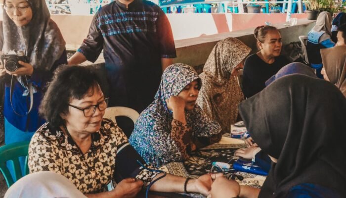 Yayasan Inisias Gelar Baksos Di Kampung Pelangi