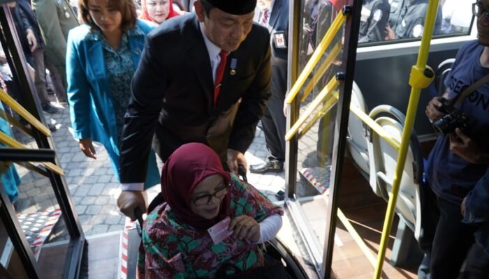 Lansia Dan Veteran Naik BRT Hanya Rp.1000