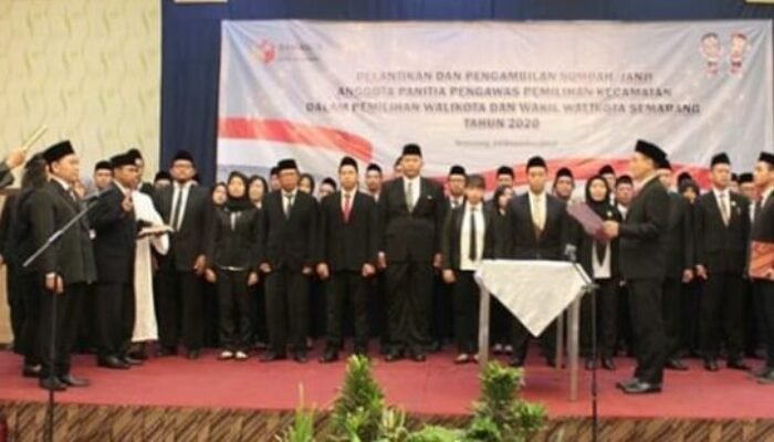 48 Panwascam Dilantik Untuk Pilwakot Semarang 2020