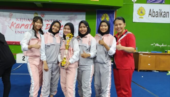 Bentuk Karakter dengan Kejuaraan Karate