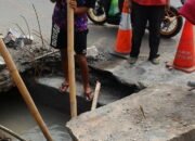 Antisipasi Banjir, DPU Kerja Keras Bersihkan Saluran