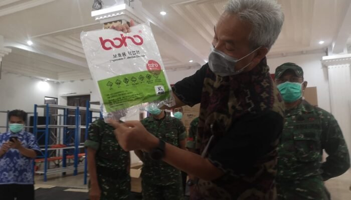 10 Ribu Coverall Dibagi ke 61 Rumah Sakit di Jawa Tengah