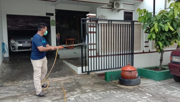 Abdul Majid Targetkan Semua Wilayah Semarang Barat Disemprot Disinfektan