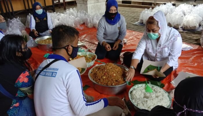 Tiap Rabu, Pemkot Semarang Bagi-Bagi 1000 Nasi Bungkus Untuk Buka Puasa