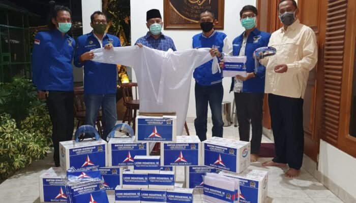Lasmi Indaryani Bantu APD Lengkap Untuk Tenaga Medis Di Kebumen