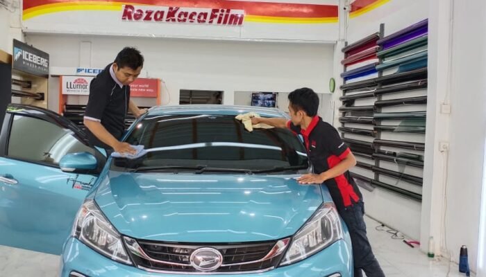 Tak Perlu Keluar Rumah, Reza Kaca Film Siap Mendatangi Pelanggan
