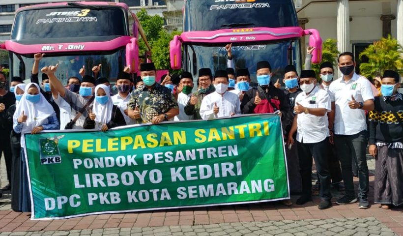 PKB Kota Semarang Berangkatkan Santri Menuju Lirboyo