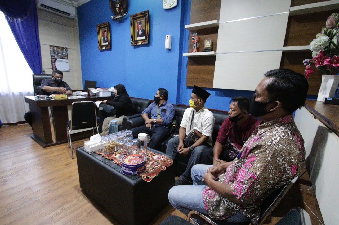 Kesulitan air bersih puluhan warga datangi kantor DPRD Kota Semarang