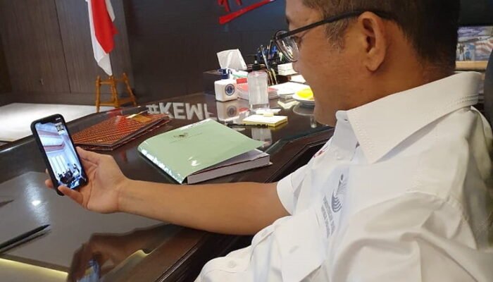 Mensos Juliari Menyapa Pendamping PKH di Depok Via Video Call
