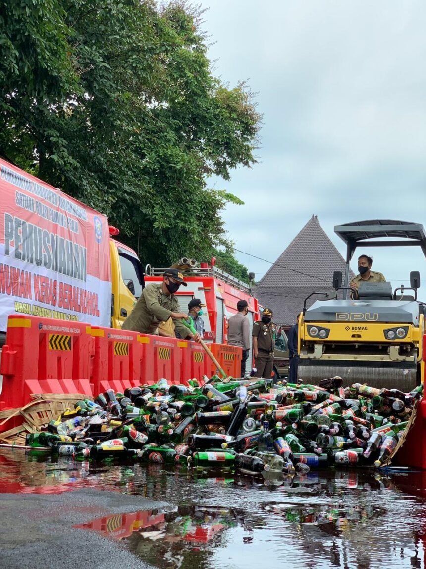Awal Rangkaian Hari Jadi Banjarnegara, 2.024 Botol Miras Sitaan Tahun 2020 Dimusnahkan