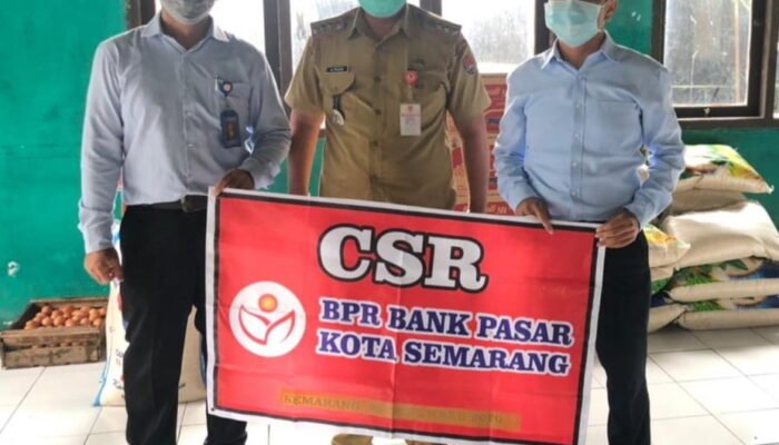 Peduli Korban Banjir, Perumda BPR Bank Pasar Kota Semarang Salurkan Bantuan