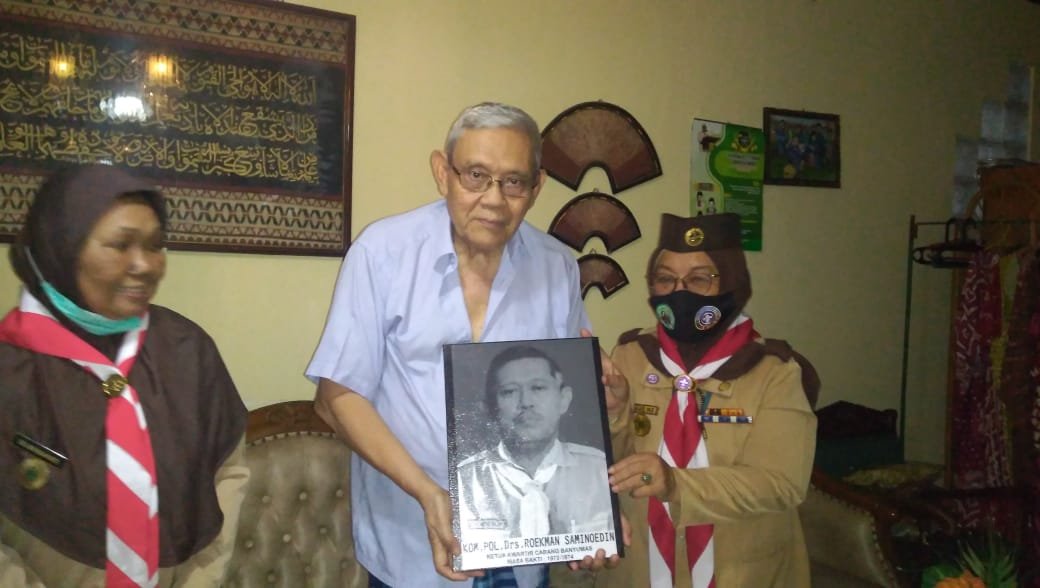 Pengurus Kwarcab Banyumas Kunjungi Mantan Ketua Kwarcab