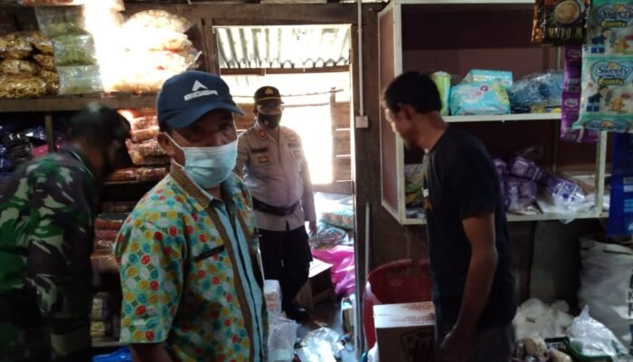 Jelang Lebaran, Petugas Polsek Dempet Amankan Produk Makanan Yang Hampir Kadaluarsa