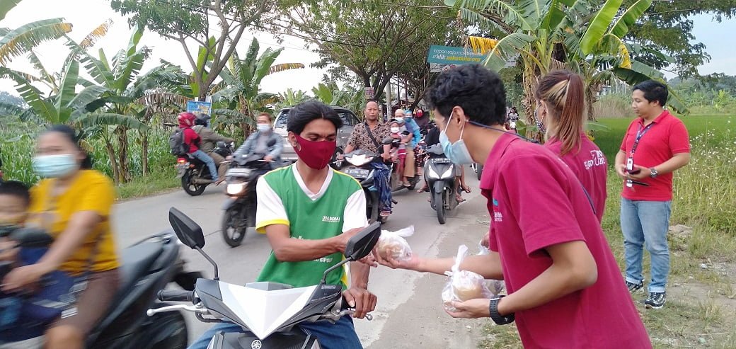 Sambil Bagikan Takjil Gratis, PT. Newgraha Sang Juara Perkenalkan The Rumina Tembalang